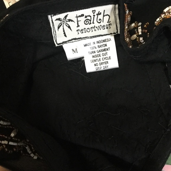 ๐ Heavily Beaded Resort Wear Tunic - Picture 5 of 5